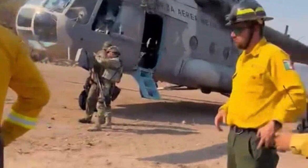 Llega aeronave a reforzar combate de incendio en La Yesca