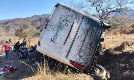 Gobierno de Nayarit activa atención integral tras accidente en Amatlán de Cañas; lesionados son trasladados a hospitales de Jalisco y Tepic