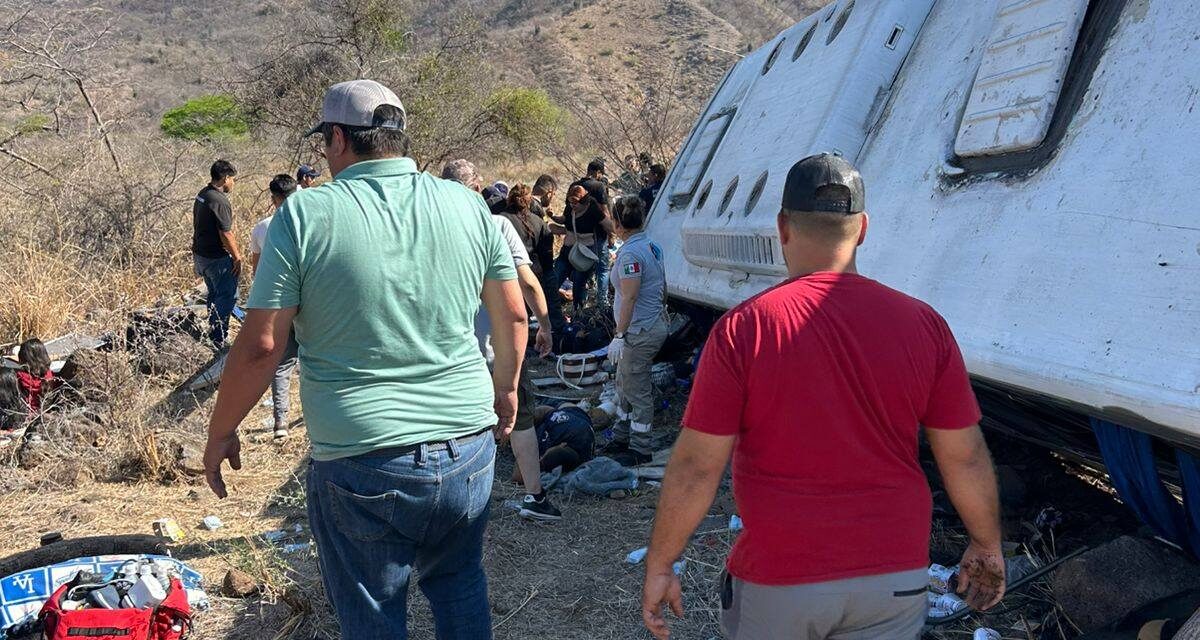 10:30 HORAS. AMATLÁN DE CAÑAS, NAYARIT.