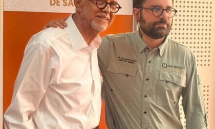 Miguel Ángel Navarro y Alejandro Svarch revisan avances de IMSS-Bienestar en Nayarit