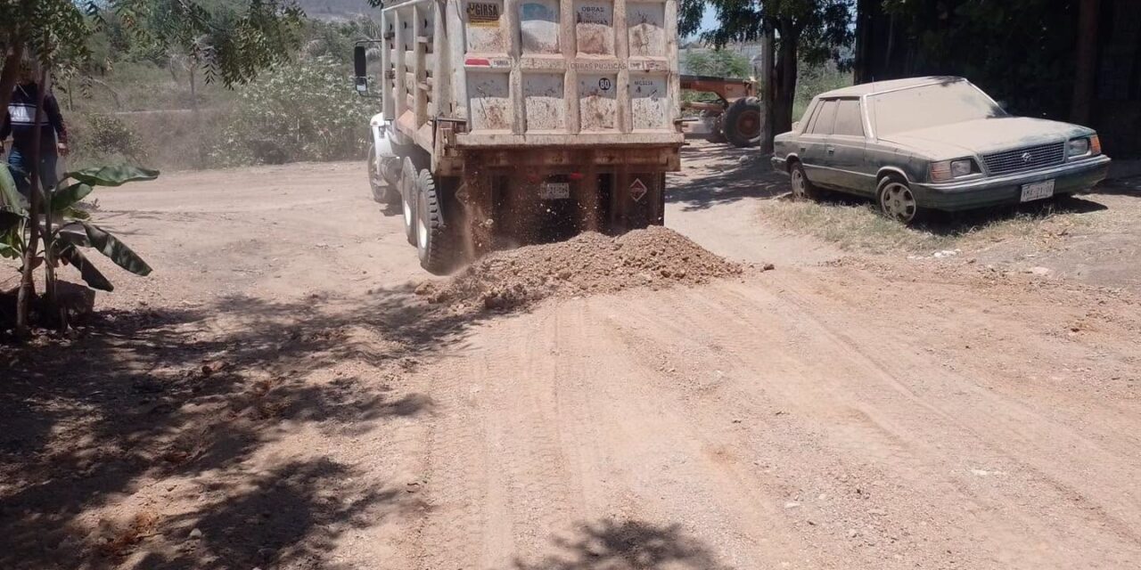 ¡REHABILITAN LA CALLE GIRASOLES EN EL EJIDO EL VENADILLO!