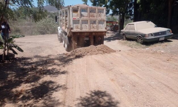 ¡REHABILITAN LA CALLE GIRASOLES EN EL EJIDO EL VENADILLO!