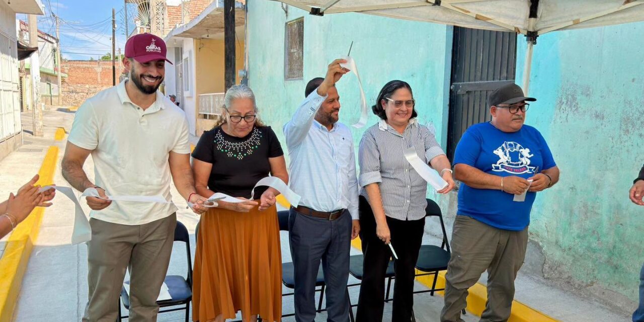 ¡DESPUÉS DE 65 AÑOS, EL CALLEJÓN NUEVO LEÓN YA CUENTA CON PAVIMENTO Y NUEVOS SERVICIOS!