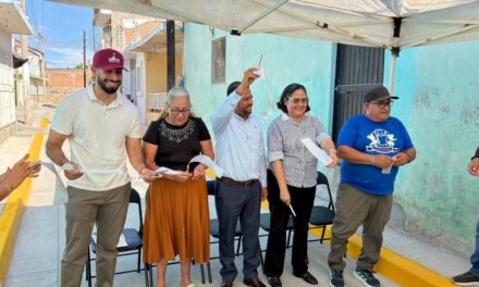 ¡DESPUÉS DE 65 AÑOS, EL CALLEJÓN NUEVO LEÓN YA CUENTA CON PAVIMENTO Y NUEVOS SERVICIOS!