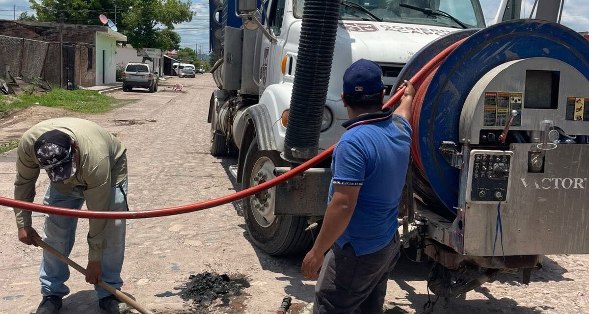 ¡OROMAPAS REALIZA DESAZOLVE PERMANENTE EN LAS COLONIAS INVINAY E INDEPENDENCIA!