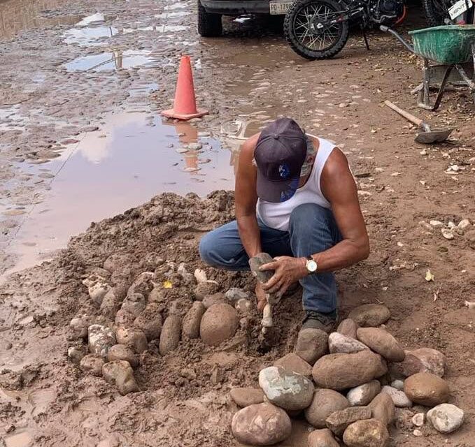 ¡MEJORAN VIALIDADES EN ACAPONETA PARA UN TRÁNSITO MÁS SEGURO!