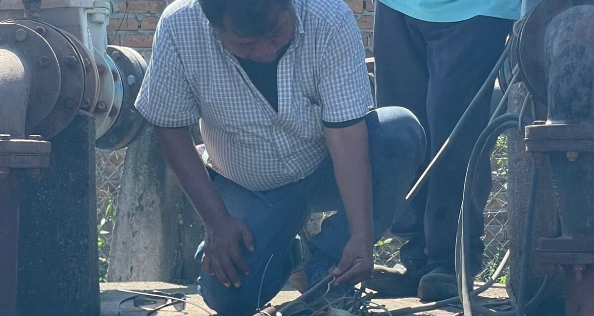 ¡REPARAN Y DAN MANTENIMIENTO A EQUIPOS DEL CÁRCAMO EN LA COLONIA MAZATLANCITO!