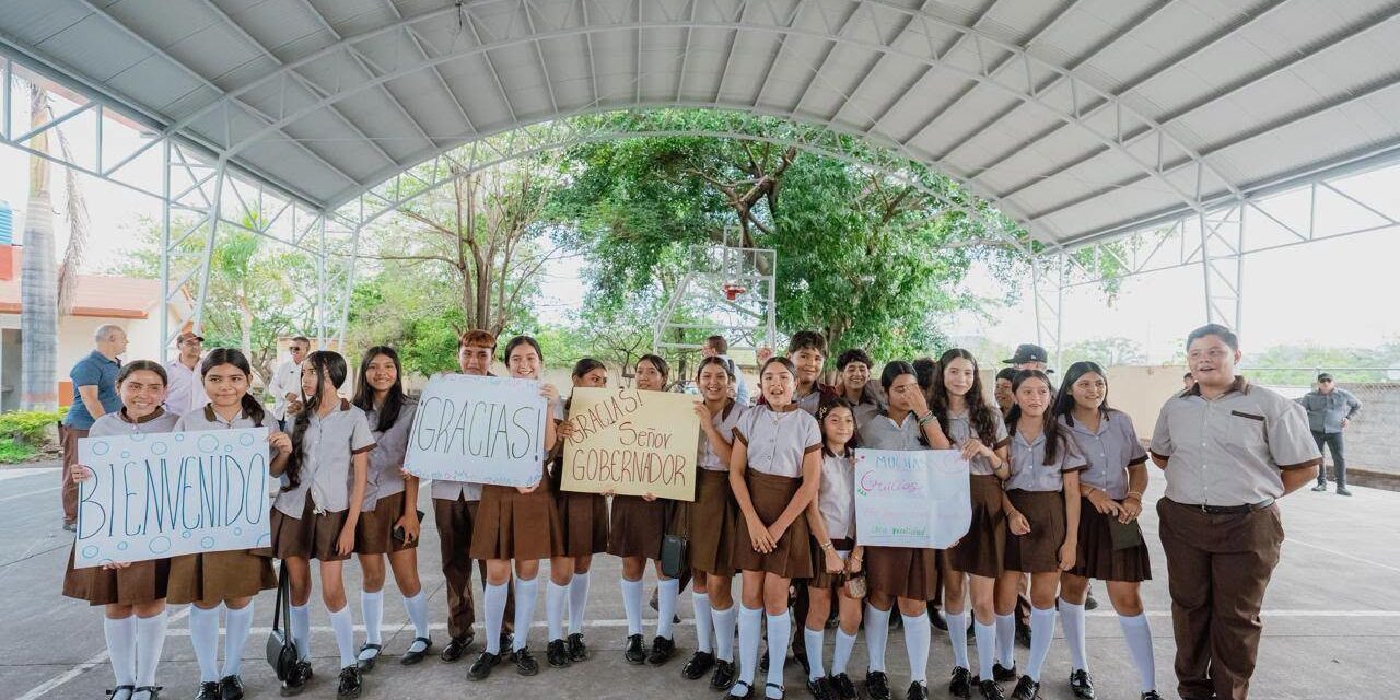 Navarro Quintero y Beatriz Estrada fortalecen la Secundaria Técnica 38 en Ahuacatlán