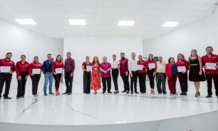 ¡COMPARTEN EXPERIENCIAS PARA FORTALECER LA EDUCACIÓN BÁSICA!