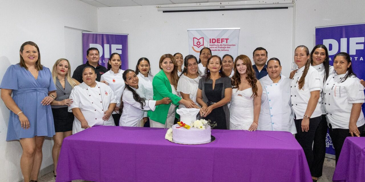 ¡11 MUJERES CUMPLEN SU META Y SE GRADÚAN EN REPOSTERÍA PARA EMPRENDER SU FUTURO!