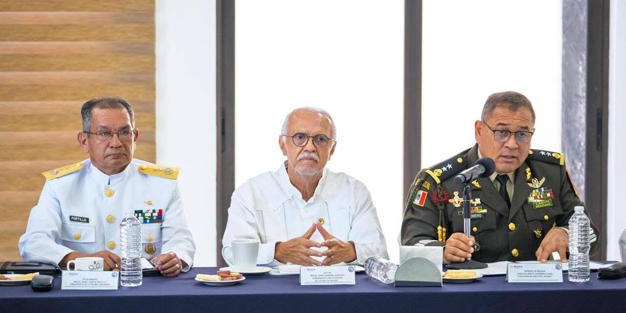 Miguel Ángel Navarro reconoce a quienes sirven al país y fortalecen la paz en Nayarit