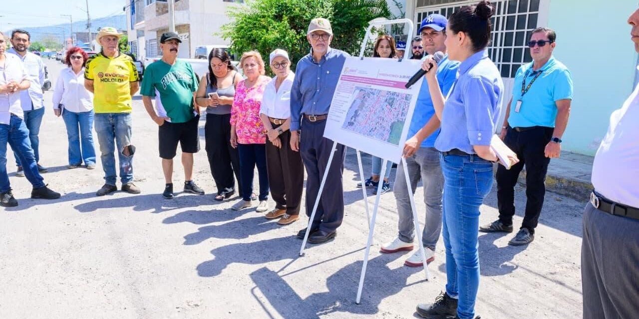 Miguel Ángel Navarro y Beatriz Estrada inician rehabilitación integral de la calle Magnolias en Xalisco