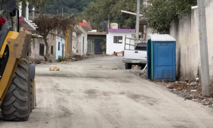 Avanzan obras de rehabilitación en calles de El Ahuacate