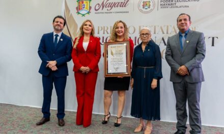 Beatriz Estrada reconoce la labor periodística en favor de una sociedad mejor informada