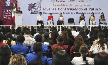 El objetivo de Jóvenes Construyendo el Futuro es otorgar un año de experiencia y el derecho al empleo digno: Presidenta desde Xalapa