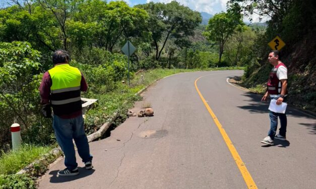 ¡SUPERVISAN AFECTACIONES EN LA CARRETERA A COFRADÍA DE CHOCOLÓN PARA RESTABLECER EL TRÁNSITO!