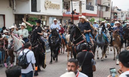¡INVITADOS ESPECIALES LLENARON DE TALENTO Y EMOCIÓN LA MEGA CABALGATA SANTO SANTIAGO 2026