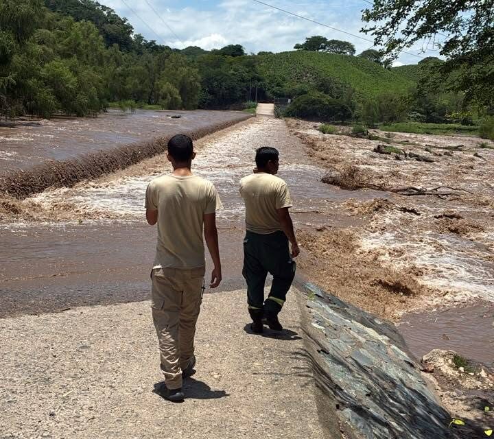 ¡MONITOREO PERMANENTE DE RÍOS Y ARROYOS! EVITA CRUZAR ZONAS DE RIESGO