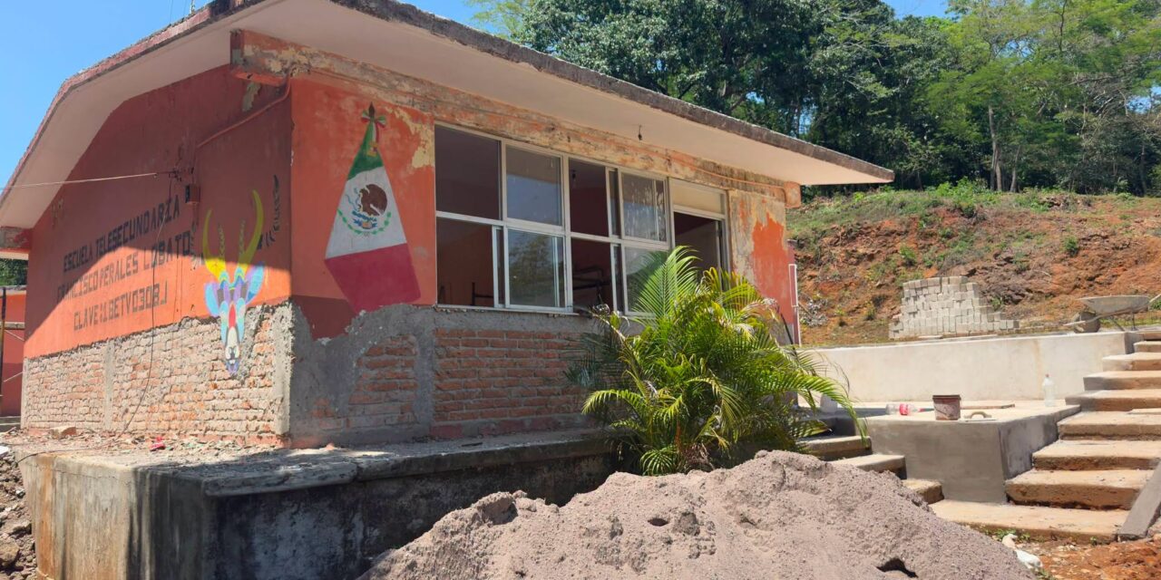 Miguel Ángel Navarro impulsa rehabilitación de infraestructura educativa en Santiago Ixcuintla