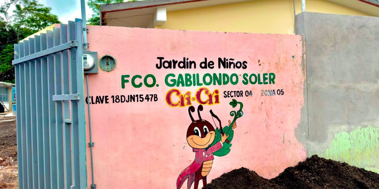 Fortalece Miguel Ángel Navarro infraestructura educativa en Tepic