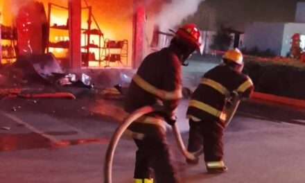 ¡BOMBEROS DE BAHÍA DE BANDERAS CONTROLAN INCENDIO EN LA CRUZ DE HUANACAXTLE!