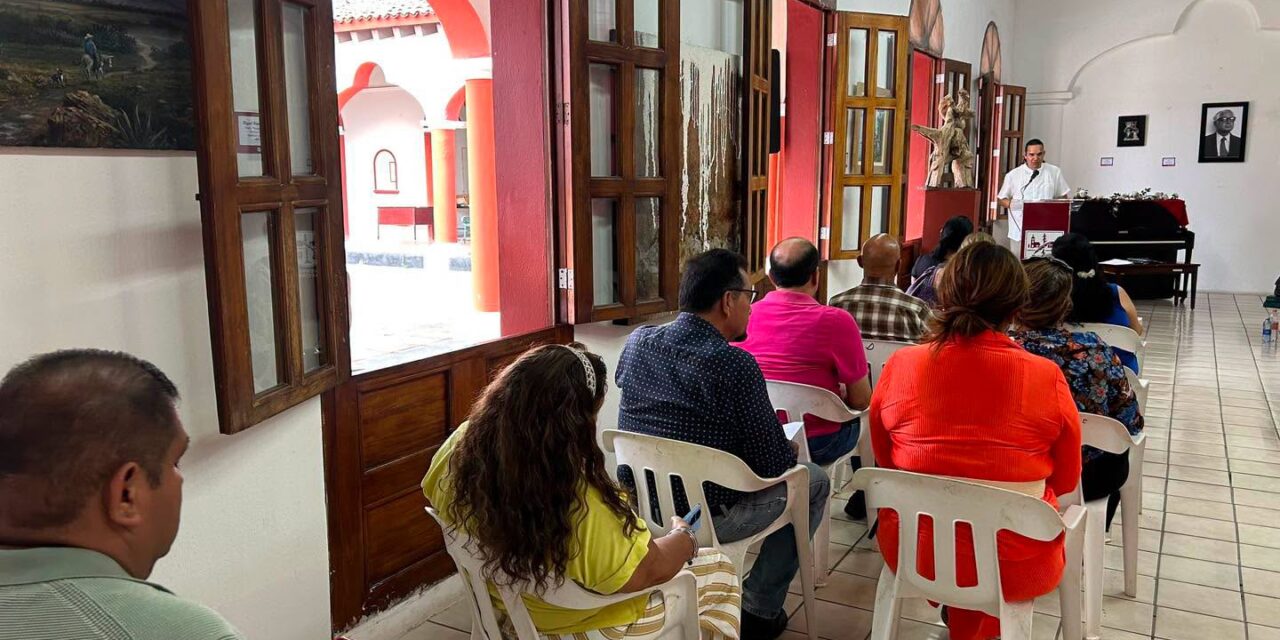 ¡ACAPONETA CELEBRA SU TALENTO LITERARIO CON «VOCES DE ACAPONETA»!