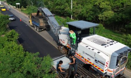 ¡CONTINÚAN LOS TRABAJOS DEL MEGABACHETÓN EN LA CARRETERA FEDERAL 200!