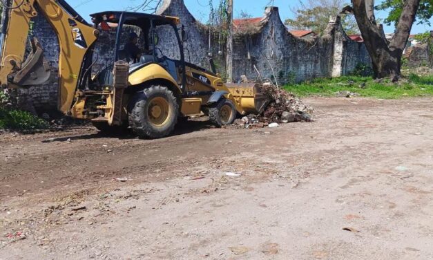 ¡REFUERZAN LA LIMPIEZA EN EL PANTEÓN MUNICIPAL DE ACAPONETA!