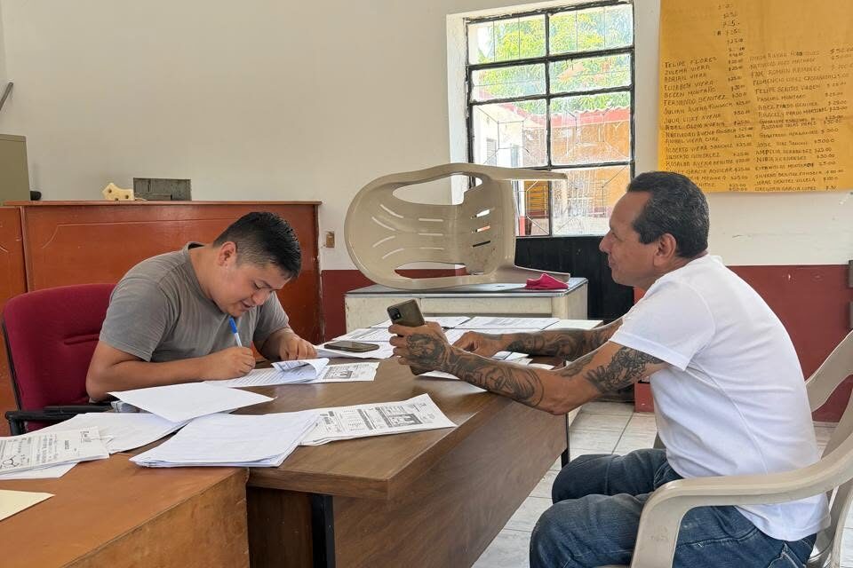¡LLEVAN APOYO PARA LENTES GRADUADOS A LA COMUNIDAD DE LA BAYONA!