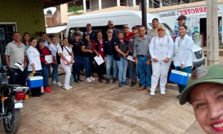 Servicios de Salud de Nayarit brindan atención integral a familias de Ahuacatlán tras inundaciones