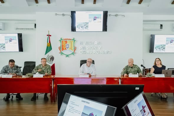 Miguel Ángel Navarro da seguimiento a la estrategia de seguridad en Nayarit