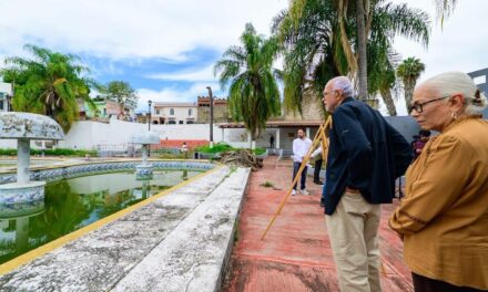 Miguel Ángel Navarro y Beatriz Estrada inician la rehabilitación de la alberca pública de Acayapan