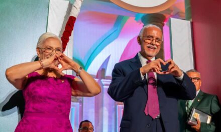 ¡VIVA MÉXICO! BEATRIZ ESTRADA Y MIGUEL ÁNGEL NAVARRO CELEBRAN EL GRITO CON LAS FAMILIAS NAYARITAS