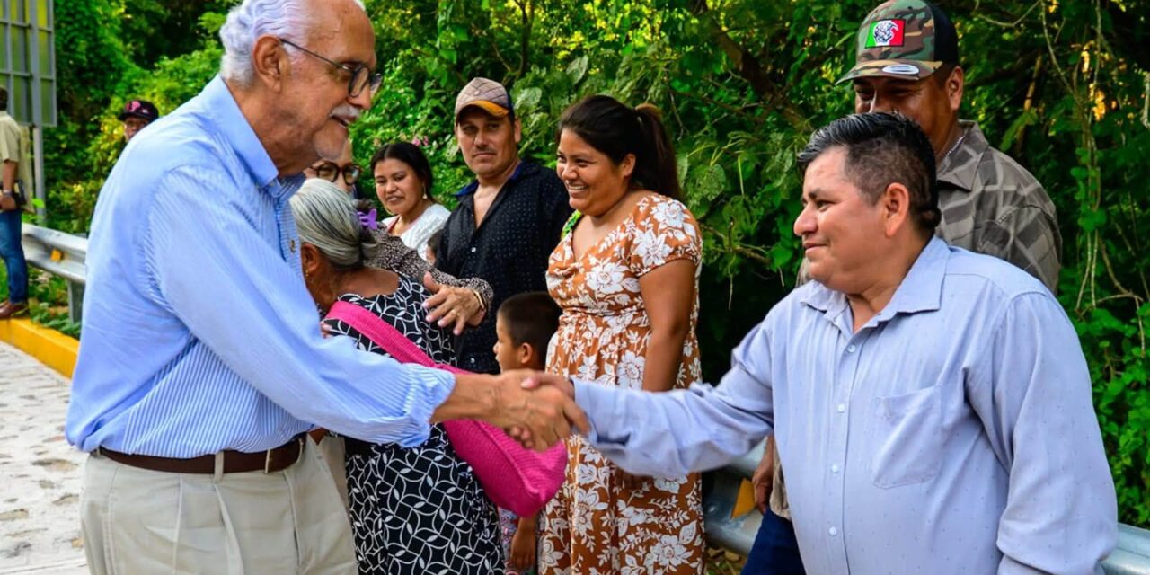 NAVARRO QUINTERO Y BEATRIZ ESTRADA ENTREGAN PUENTE Y ANUNCIAN NUEVAS OBRAS EN ROSAMORADA