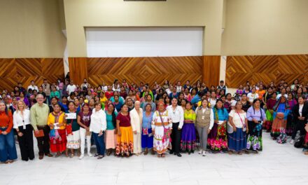 BEATRIZ ESTRADA IMPULSA EL DESARROLLO DE MUJERES INDÍGENAS ARTESANAS