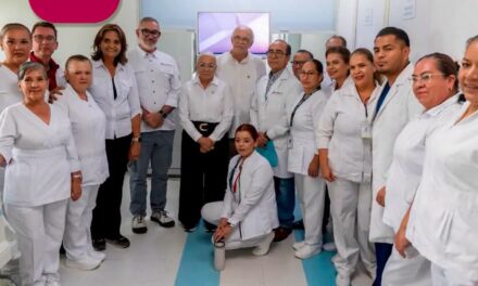 ¡RECONOCEMOS LA VOCACIÓN Y ENTREGA DE NUESTRAS MÉDICAS Y MÉDICOS!