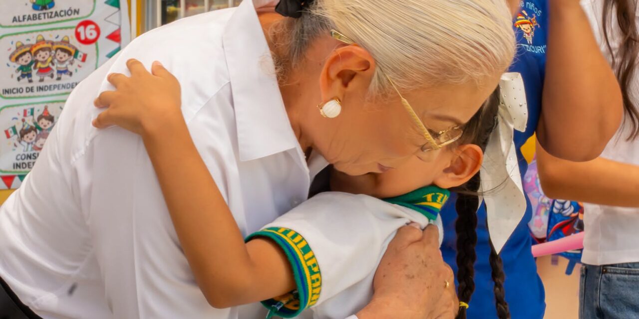 BEATRIZ ESTRADA LLEVA JUEGOS Y ALEGRÍA A NIÑAS Y NIÑOS DE TEPIC