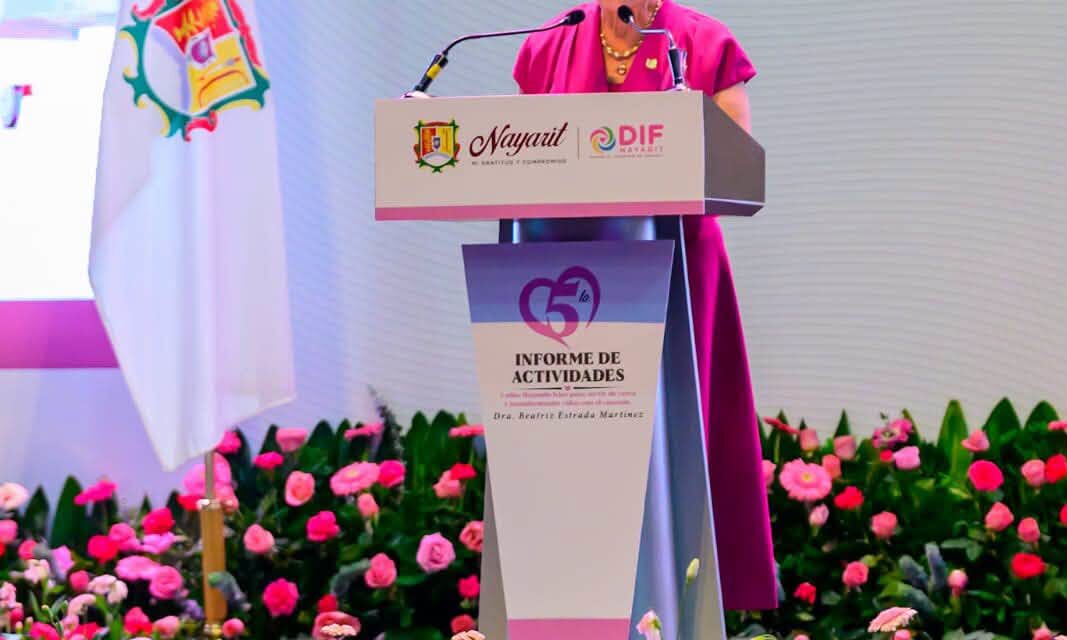 ¡MIGUEL ÁNGEL NAVARRO RECONOCE LA ENTREGA DE BEATRIZ ESTRADA AL FRENTE DEL DIF NAYARIT!