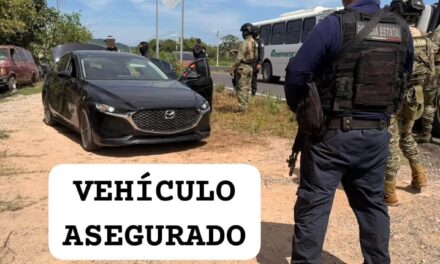 ¡SSPC Y SEMAR ASEGURAN A DOS PERSONAS Y UN VEHÍCULO CON REPORTE DE ROBO EN COMPOSTELA!